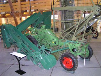 Fendt GT 220 mit Aufbau-R�benroder - der erste Selbstfahrer der Welt!